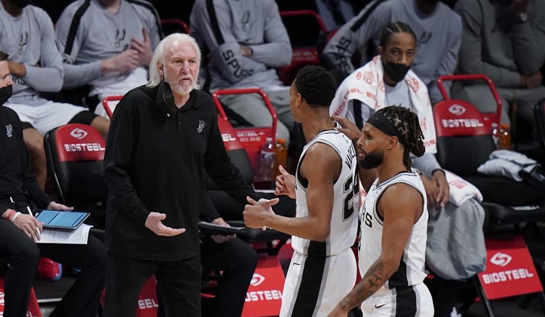 一个善良的小槑|再见马刺！再见波波！21+7后卫或加盟湖人，詹姆斯终等来第3巨头