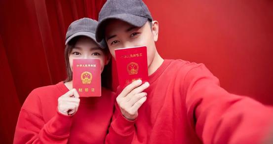 胡歌|《仙剑》16年，月如嫁富豪，紫萱开启傻白甜，他却毁容无缘主角