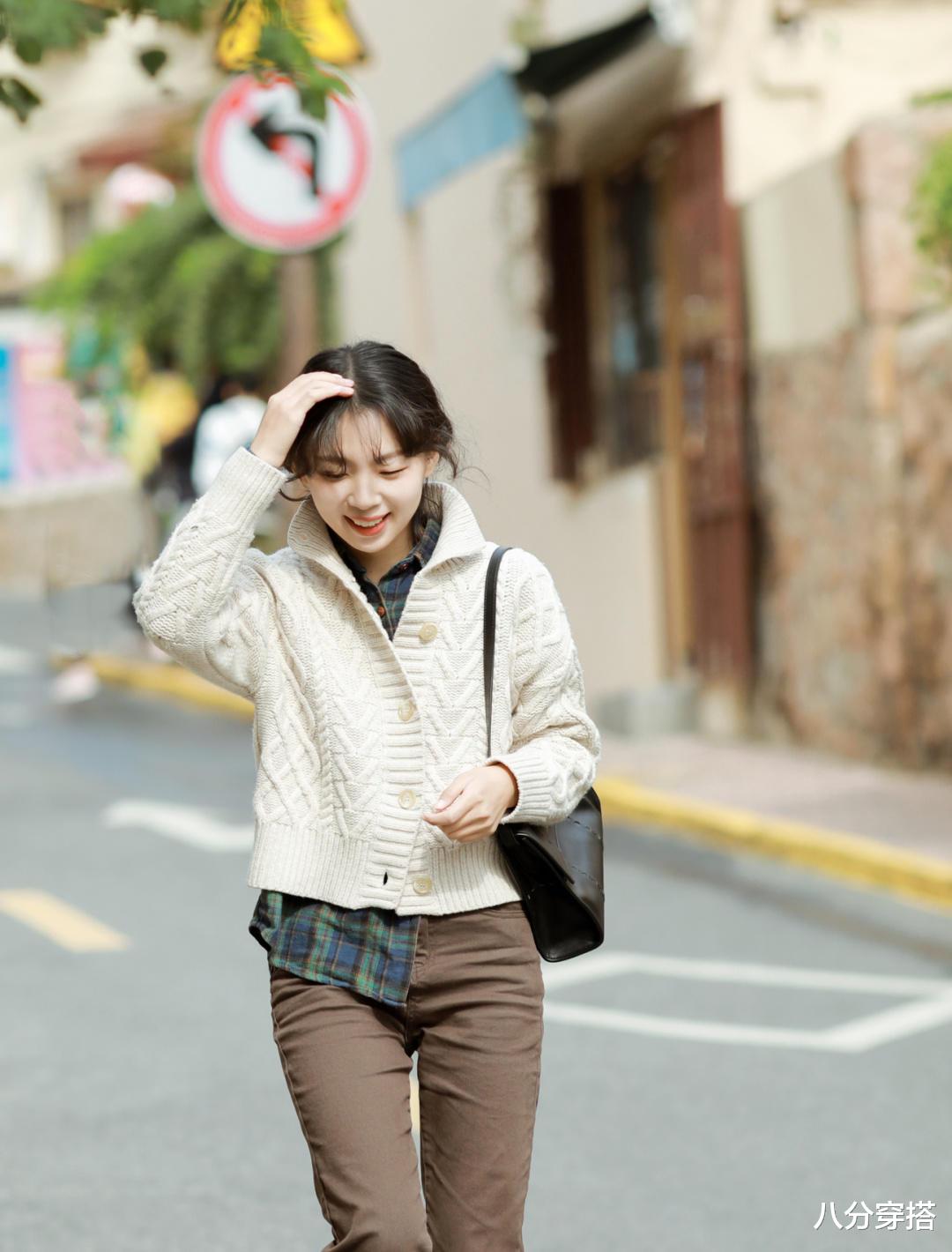 八分穿搭 小个子要学会穿“毛衣”,看这位博主的几组时尚造型,显高又洋气