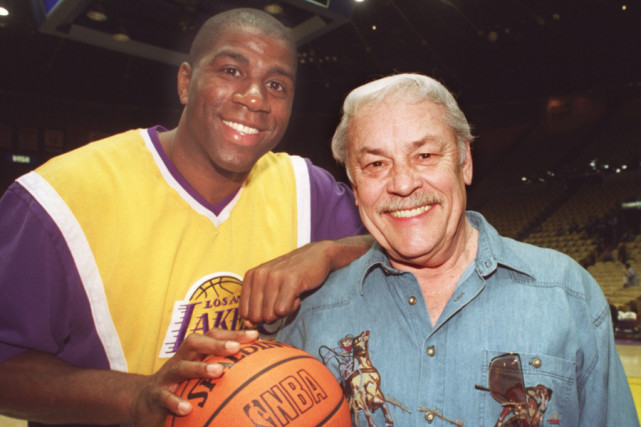 魔術(shù)師|1994年，魔術(shù)師1000萬(wàn)買下湖人4.5%股份，如今出售值多少錢？