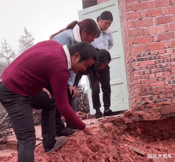 |牛爱芳邻居出面爆料：牛爱芳连夜挖塌房屋，只因屋内太冷不宜过冬