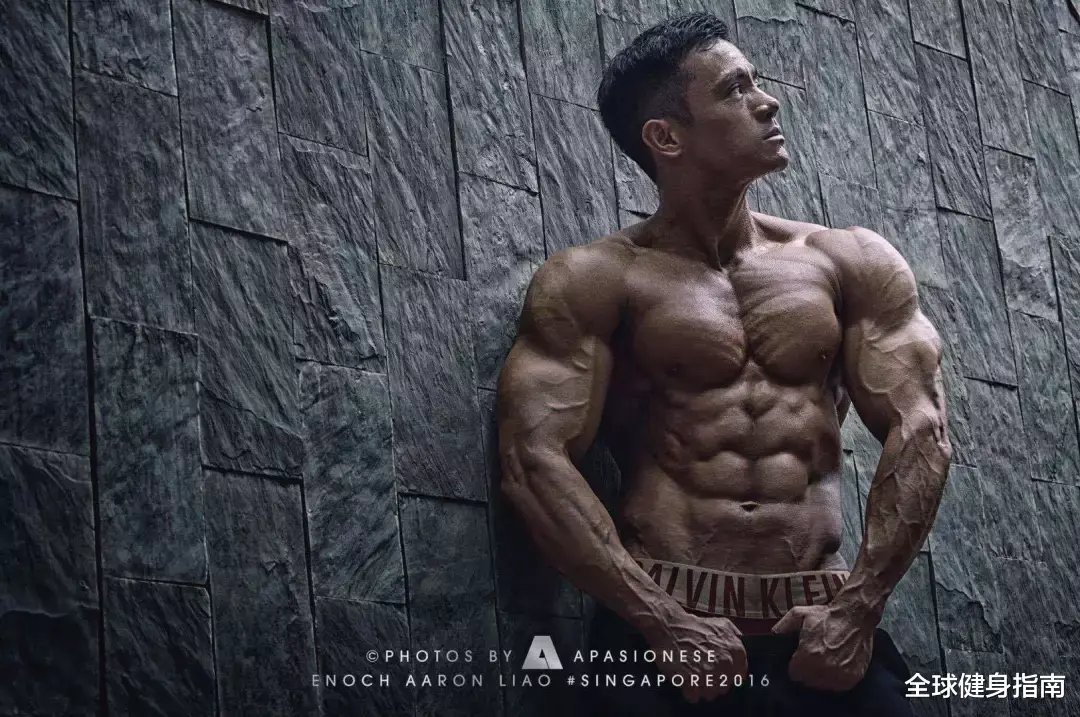 小S|撞脸郭富城！被小S狂摸胸！这么性感的身材，你告诉我是50岁？