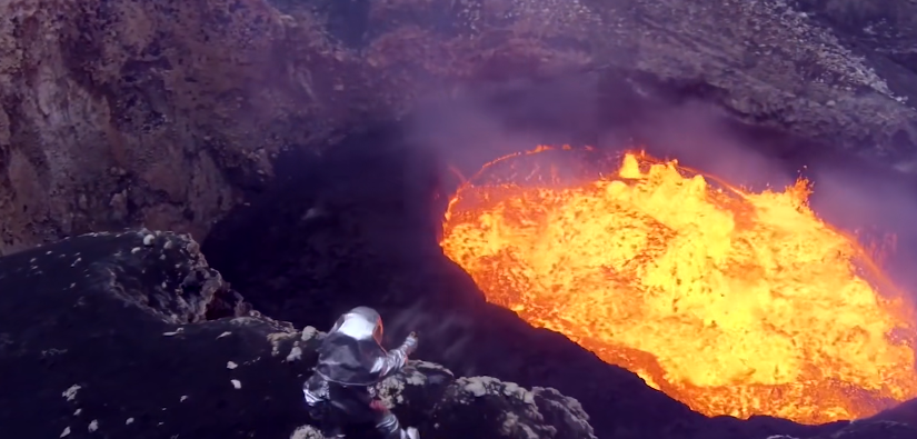 月亮 大家都知道水能灭火，但是海底喷发的火山，为什么没有熄灭呢？