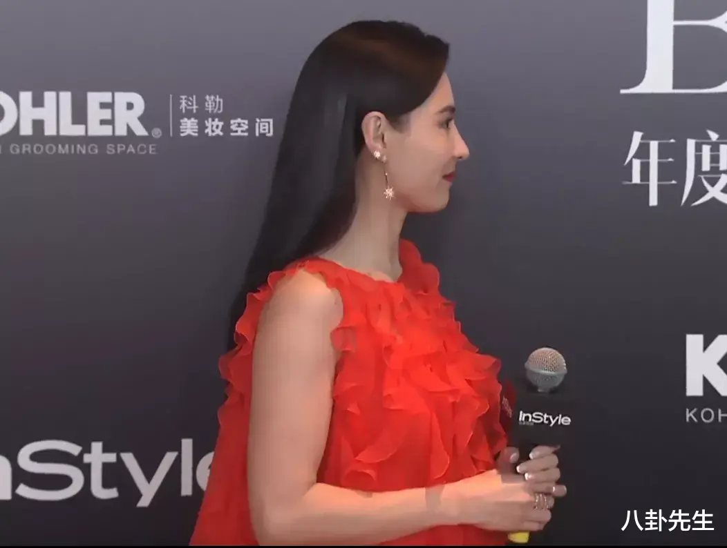 张柏芝|时尚活动暴露女明星真实身材：张柏芝手臂略粗，颖儿胸前肋骨分明