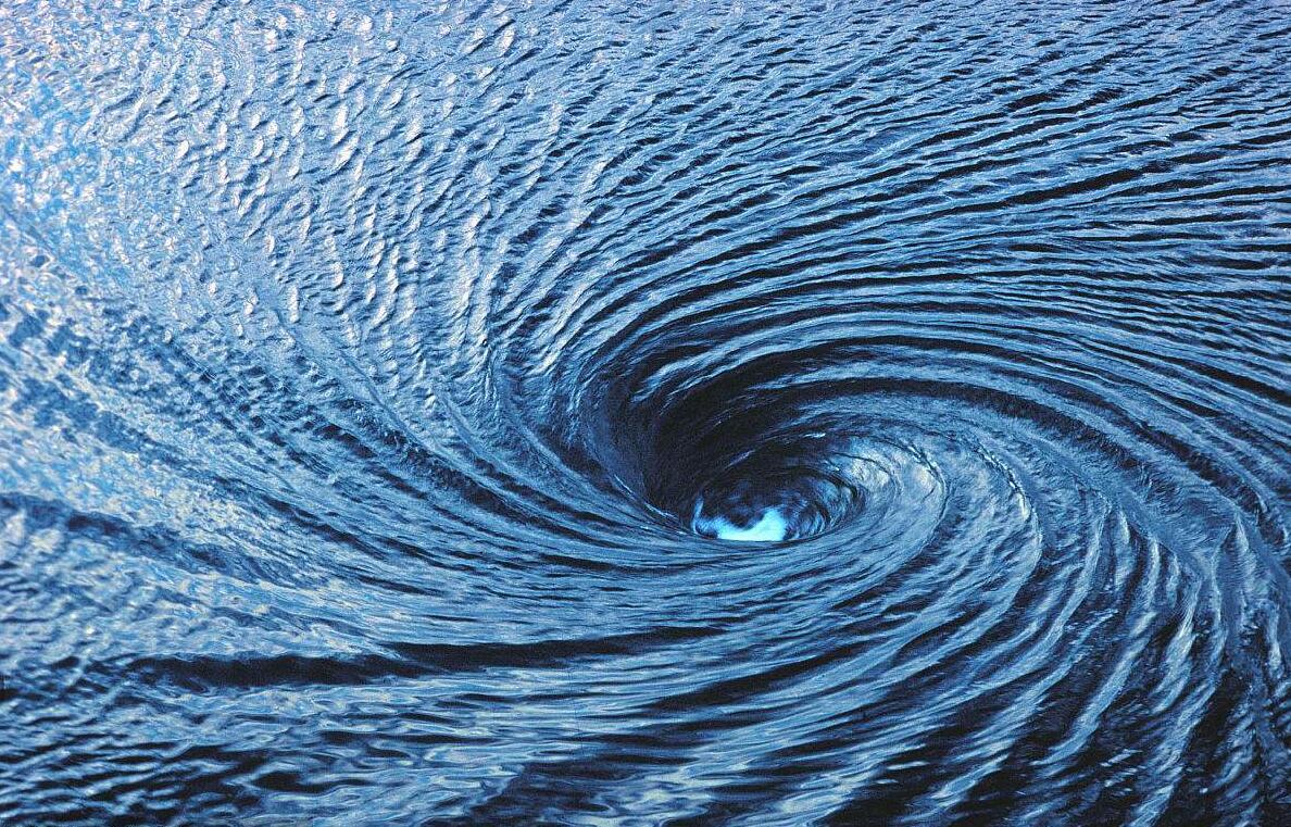 马里亚纳海沟 10925米马里亚纳海沟，每年吞噬海水数亿吨，为何海平面不降反升？