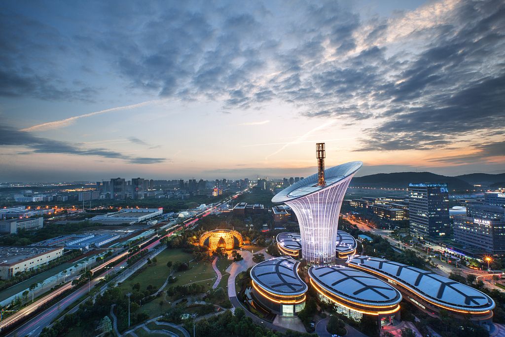 迅游科技|董事长突遭“群殴”,大妖股内斗升级!股价曾超茅台,如今跌9成