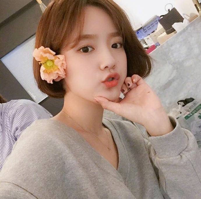 发型|圆脸女士留什么发型显瘦？只要符合这三个条件，显脸小还很时尚