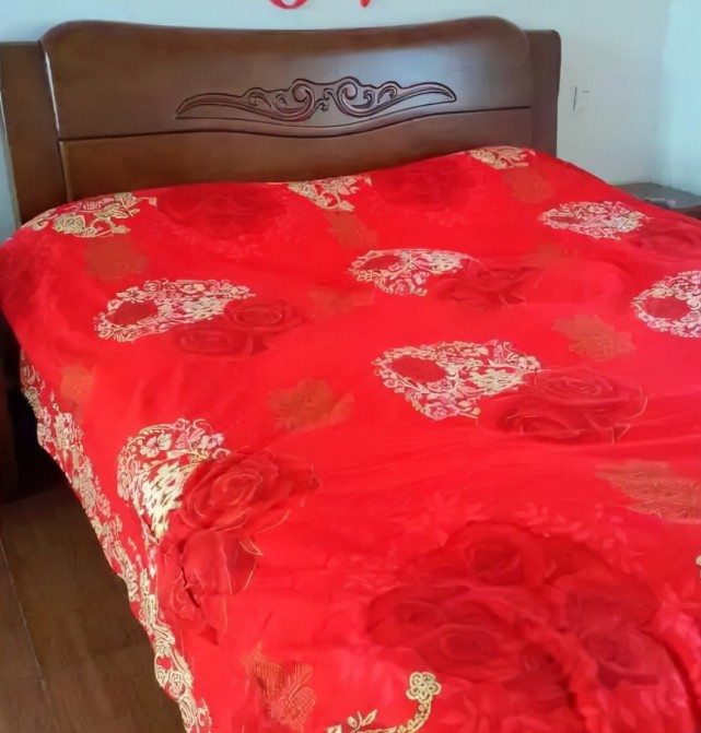 简易设计|农村自建房婚房！布置让我很满意，婆婆买的床非常结实