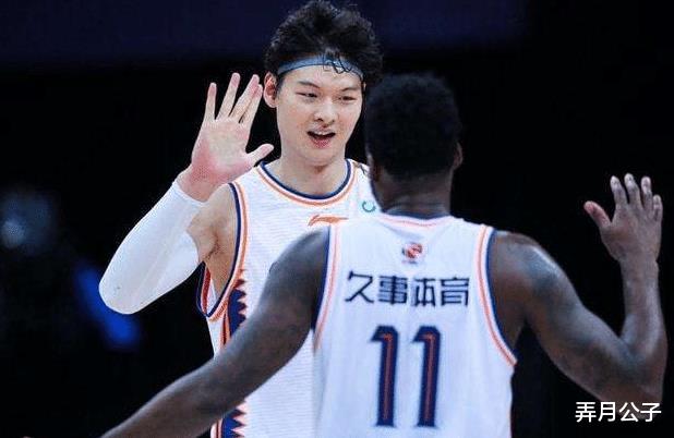 上海队|首秀23+15+5！李春江终于找到靠谱外援：得分篮板抢断样样都行