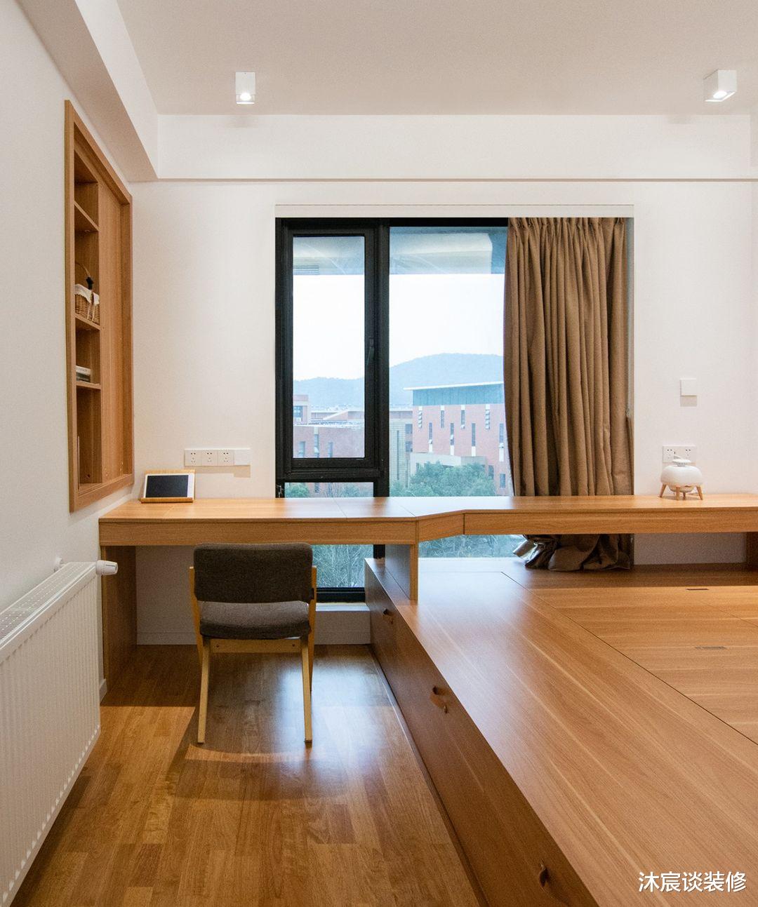 沐宸谈装修|她家的客厅不一样，用卡座取代沙发，好看又实用，真是小户型救星