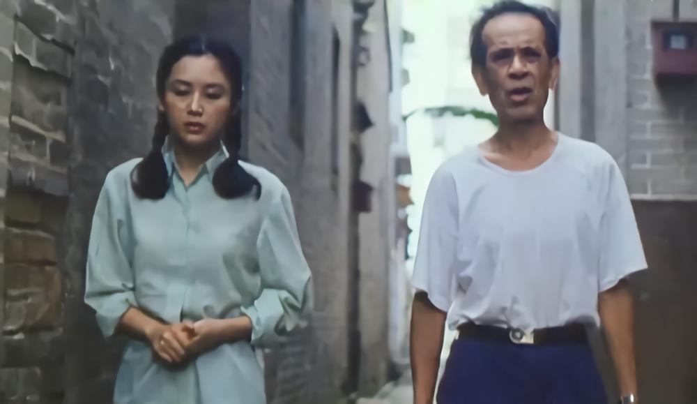 静欢情感|远山情：父亲欠债6万，用女儿抵债，债主被女儿感动赞助其开公司