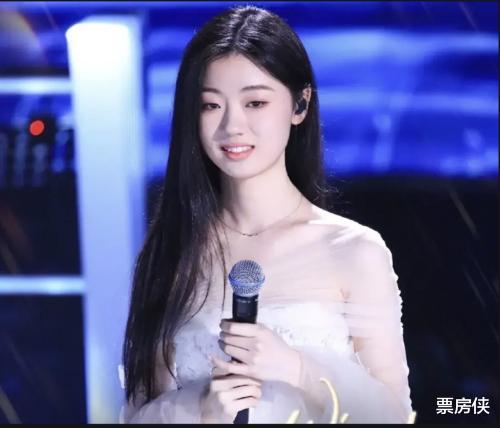 甄嬛传|中国好声音：伍珂玥夺冠被力赞，王靖雯亚军惹争议，陈文非太可惜