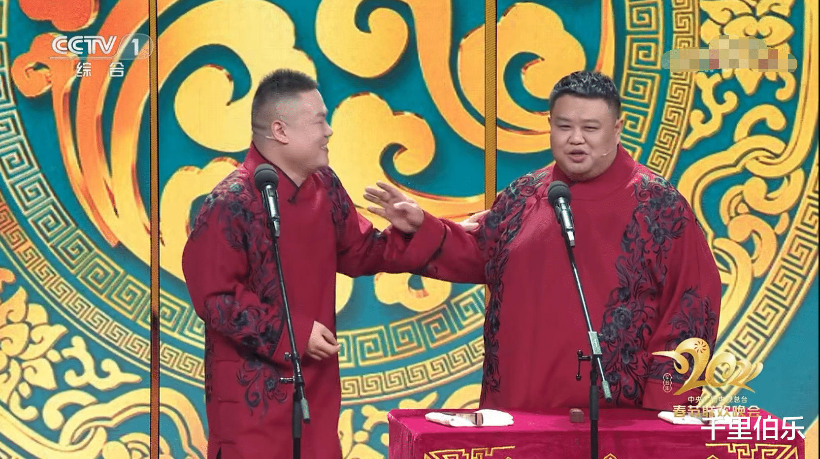 岳云鹏|岳云鹏上春晚频频口误,孙越应急救场,一句话把口误变“包袱”!