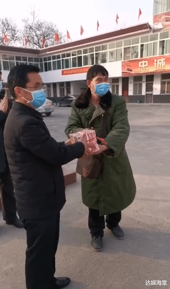 朱之文|大衣哥女儿大婚，男方聘礼拉了一车，婚礼现场比儿子结婚还热闹