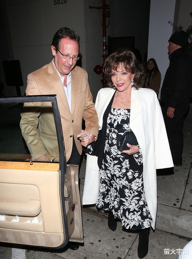 柯林斯|88岁女星琼·柯林斯不服老，无法忍受小32岁丈夫不在身边的日子