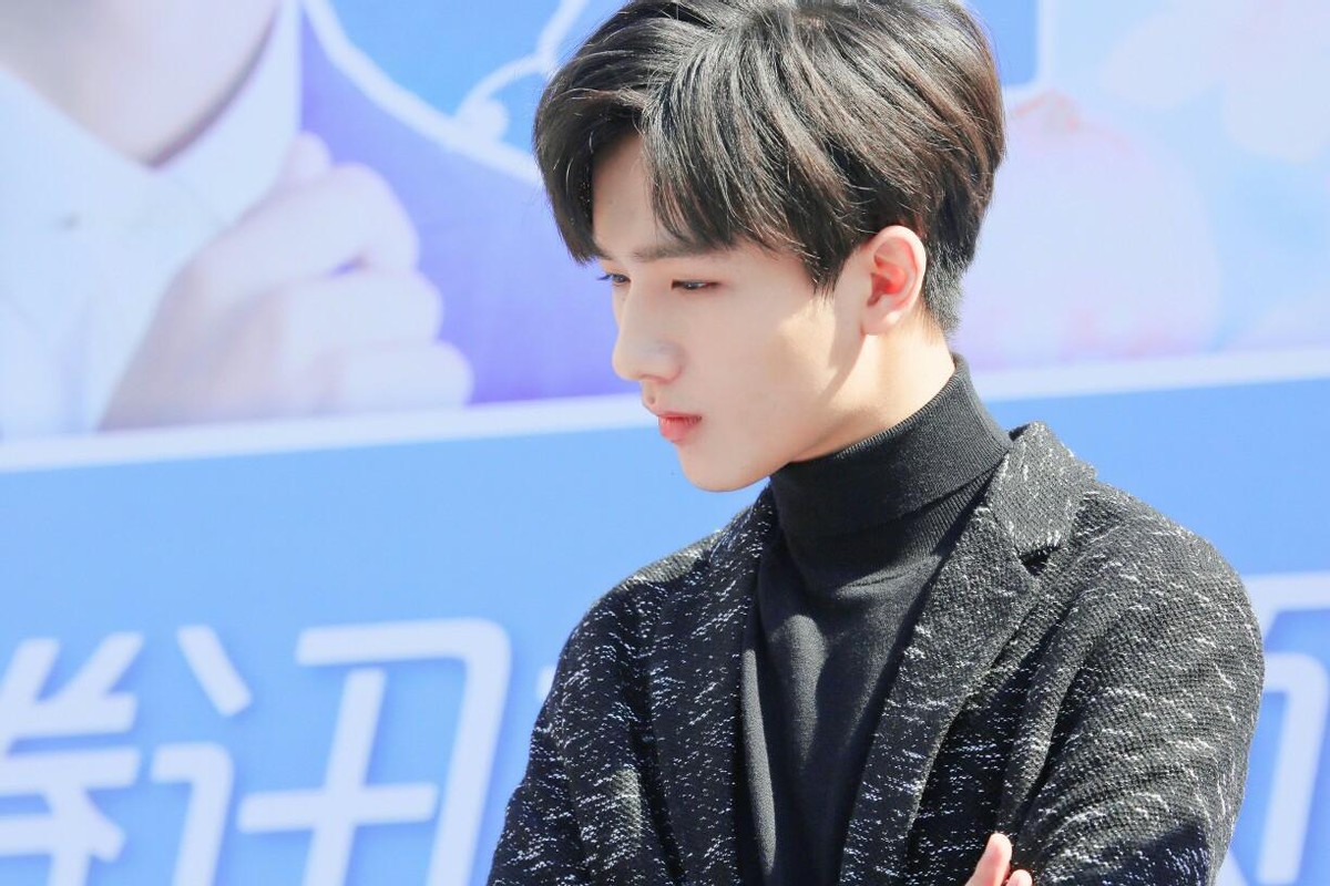 辣目洋子|耍大牌？辣目洋子新剧《皇后刘黑胖》开机，李宏毅的表情亮了