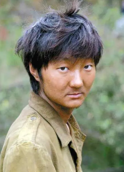 董洁|“清纯玉女”董洁的幻灭史，她的故事远比你想得更恶劣