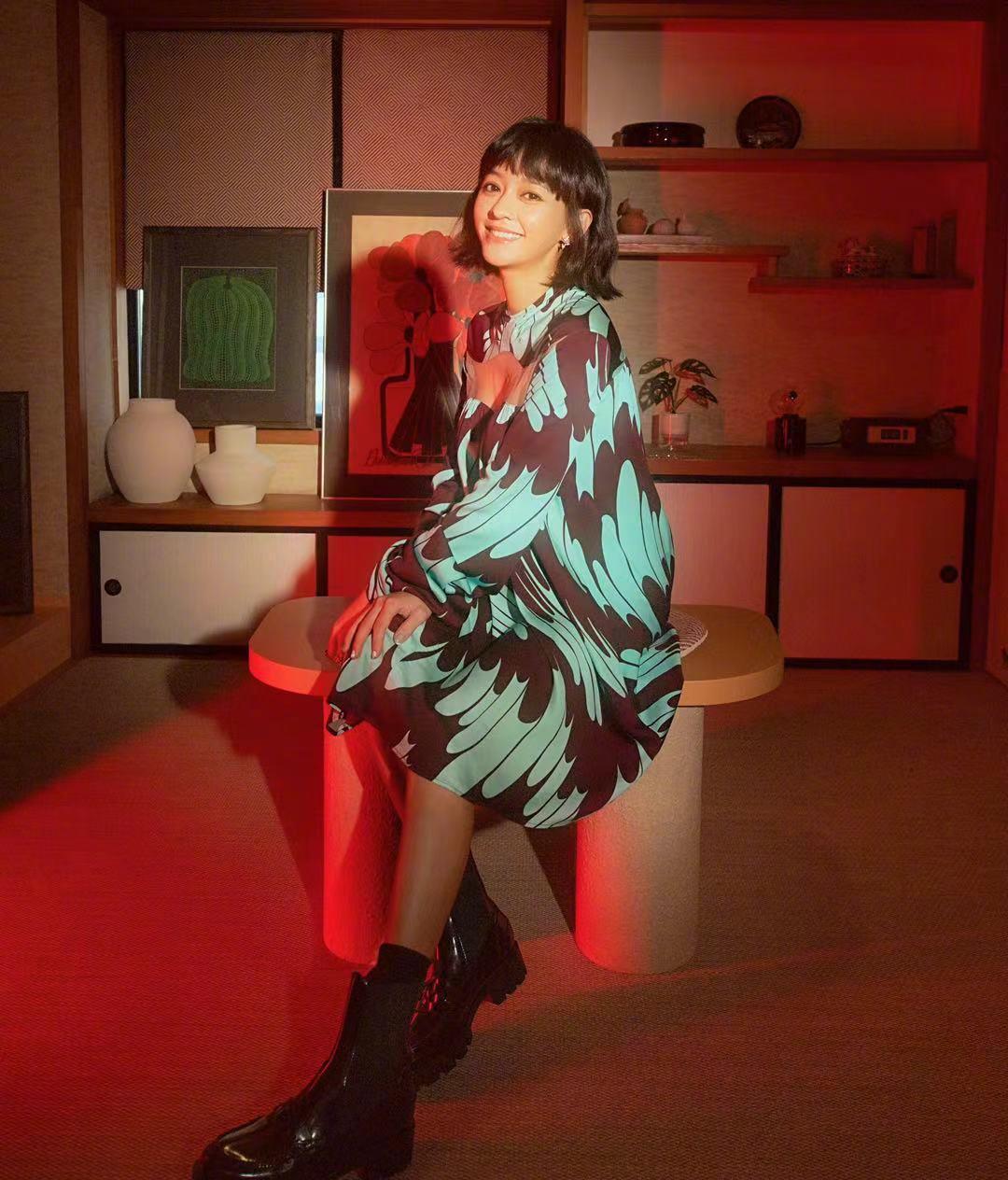 陈意涵|陈意涵晒孕肚照，侧坐才显9个月孕肚，笑容甜美状态好