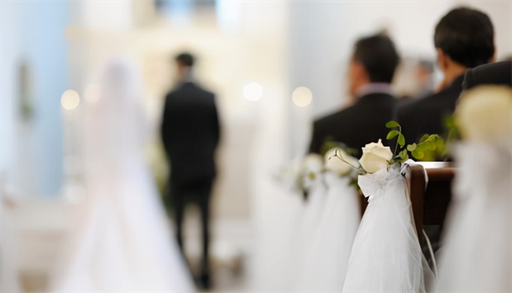 江苏男子同时娶三位娇妻,生下3个娃,三个家竟相隔不到1公里