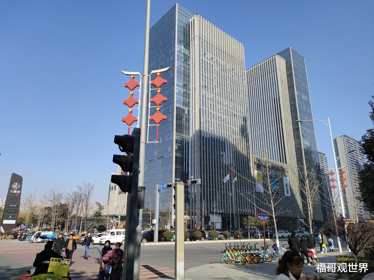 |西安又一个大商场即将开业！旁边还有2个购物中心，就在地铁口
