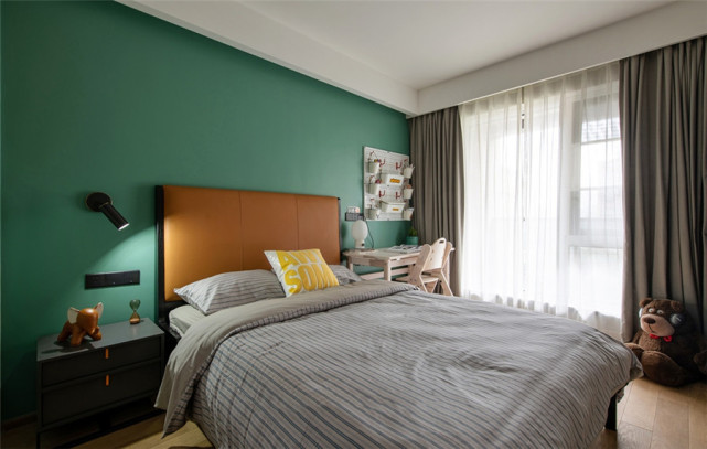 ??130现代风平三居室,呈现出惬意的居家氛围