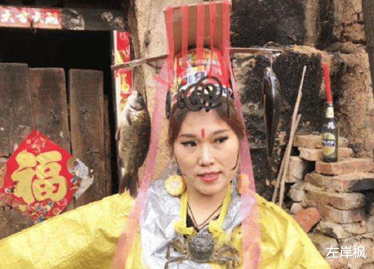 短视频|曹占茹:靠模仿武则天走红,泡面当王冠,麻袋做龙袍