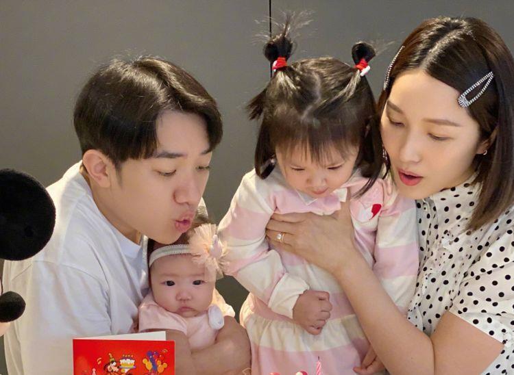 王祖蓝|王祖蓝郁闷了，本想让闺女随妈，谁知自己基因太强大，都随了父亲