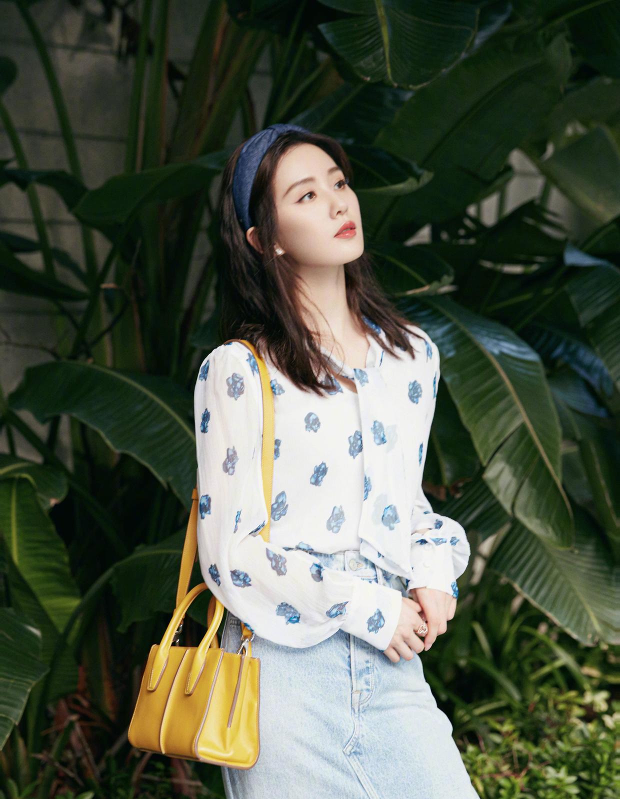 何有强|刘诗诗不愧是“最美辣妈”，西装外套配阔腿裤高挑时髦，洒脱干练