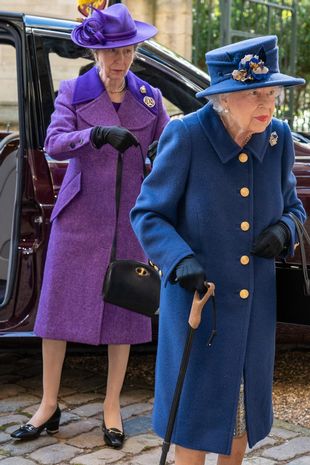 通訊錄|女王會用智能手機，但是她的通訊錄只有兩個人，查爾斯被排除在外