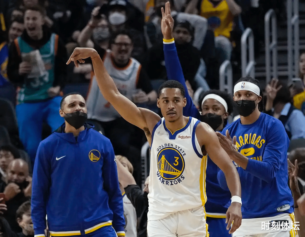 买车 曝勇士队4换1计划！梭哈31+5巨星组3巨头！甩卖榜眼和19+5锋线！