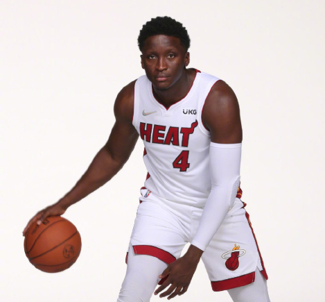  三方交易方案！篮网送出欧文+新秀托马斯，得到本西+奥拉迪波