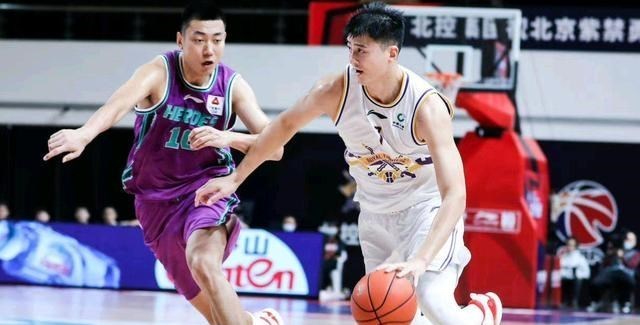 嘟小薯 山东VS北控阵容出炉！2米11新星上位 小鲨鱼憾失帮手 丁神再次立威