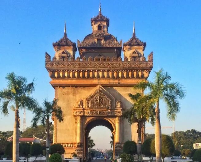 越南中文君 为越南元首服丧，胡志明诞辰为法定节日；越南和老挝关系为何如此紧密