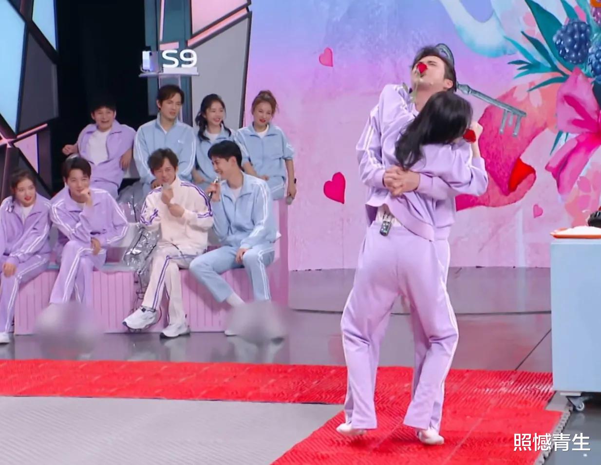 谭松韵|快乐大本营，钟汉良谭松韵营业满分，李兰迪赖冠霖成背景板！