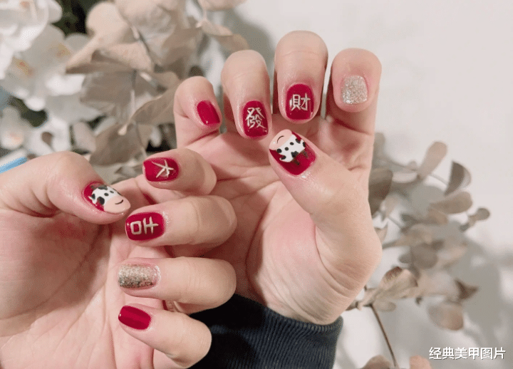 美甲|红棕色系的新年美甲，集美们还有谁没有换新年美甲的吗？快来！