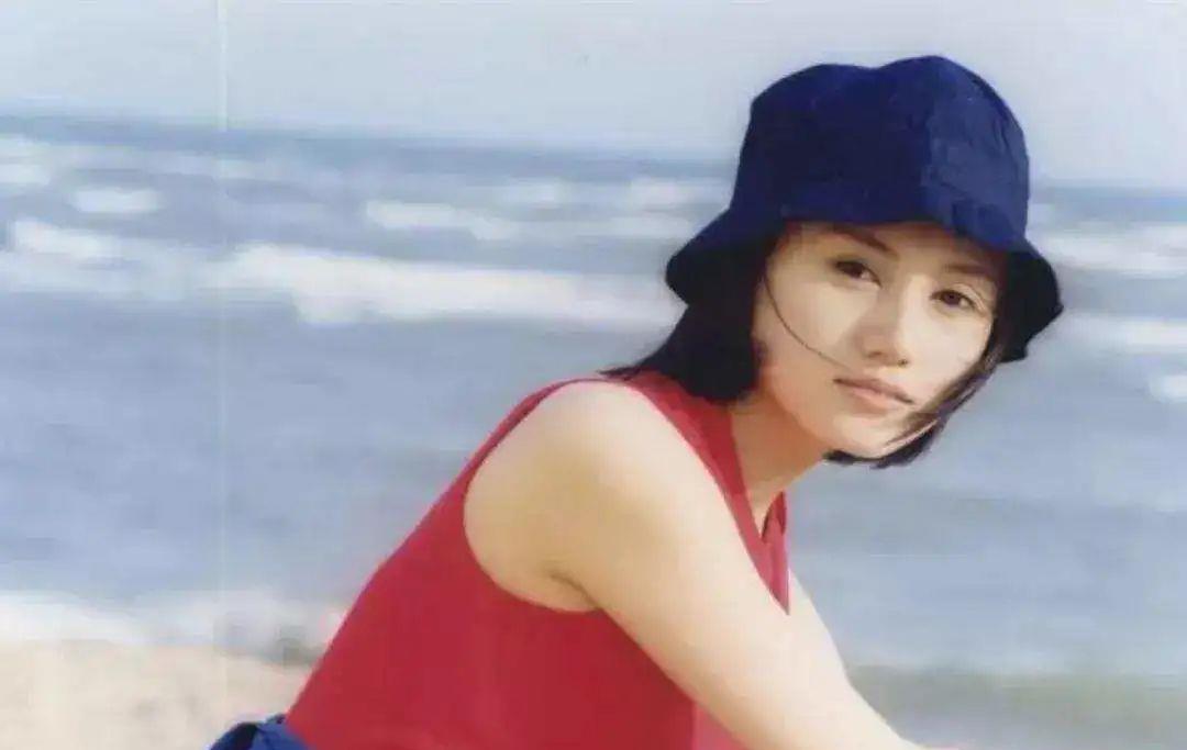 夏雨|娱乐圈最“寒酸”婚礼曝光：连婚纱都没有，他们居然还是模范夫妻