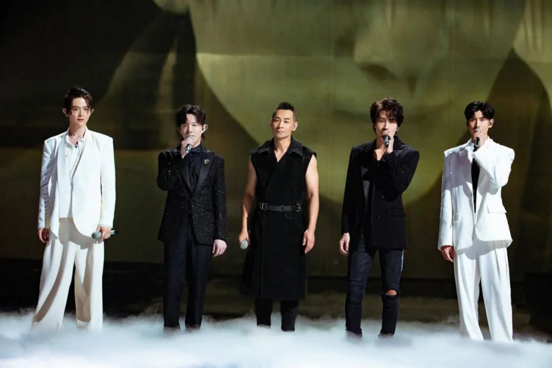 披荆斩棘的哥哥|从《浪姐》到《披荆斩棘的哥哥》,芒果TV翻红了多少过气明星?