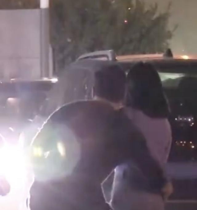 杨坤|吃软饭、同性恋，50岁杨坤被曝与男性接吻照，取向终于藏不住了？