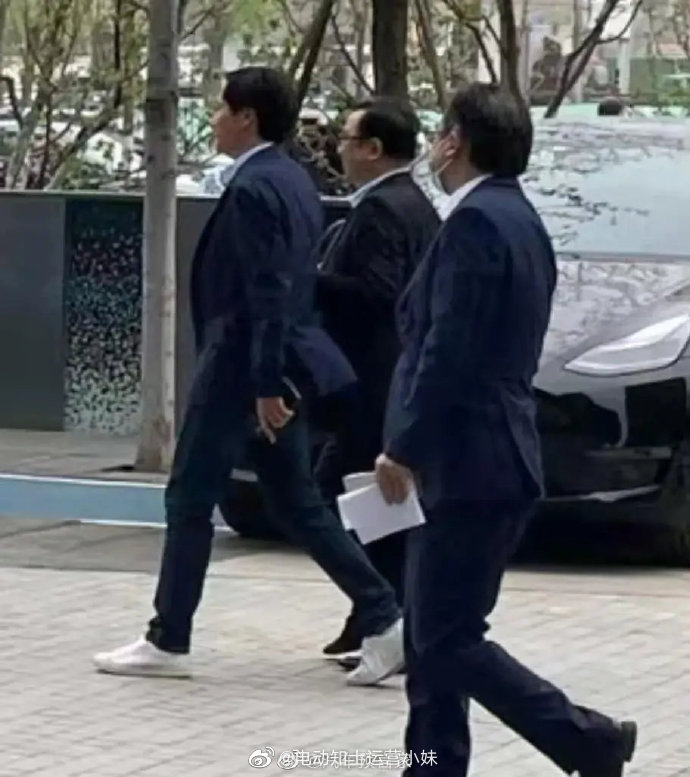 小米科技|雷军宣布造车后，紧急会见比亚迪董事长，小米汽车找到归宿了？