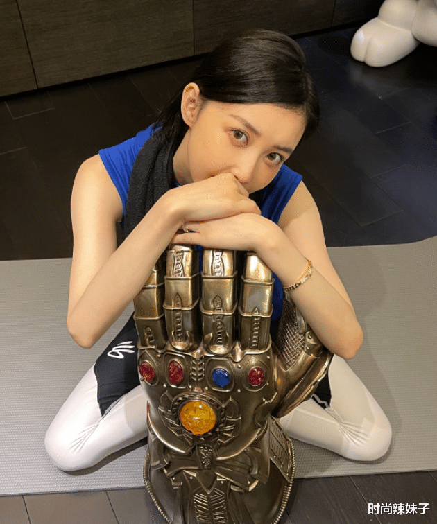 宣云|不懂潘玮柏为何娶宣云？当看她穿无痕裤后秀出的腿后，彻底秒懂了