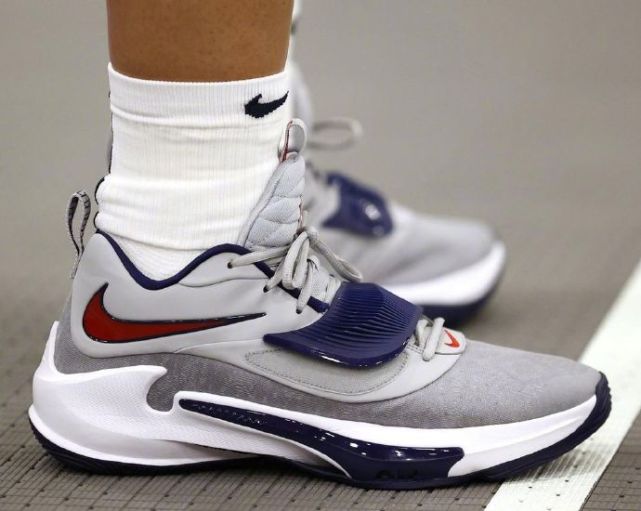 陈博主潮物Sneaker|NBA球员上脚:杜兰特和利拉德很帅气,匡威配色最好看