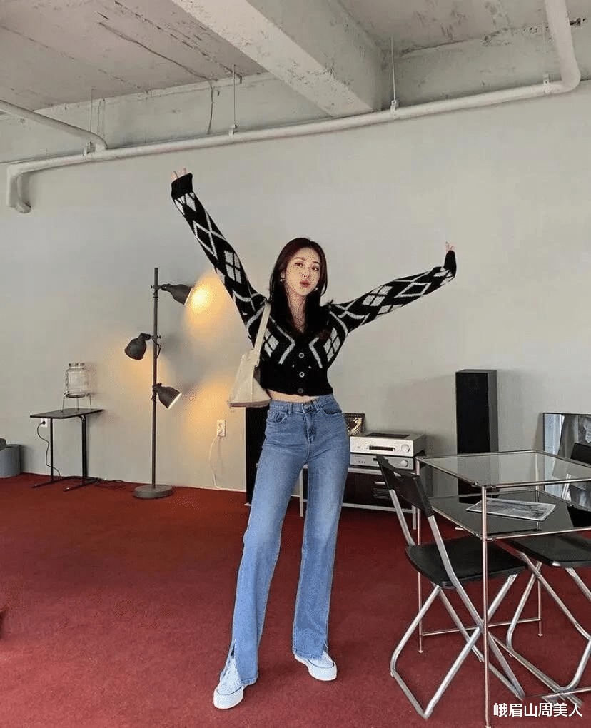 峨眉山周美人 扔掉你的阔腿裤吧!今年流行穿“渣女裤”,不仅显瘦,还时髦吸睛