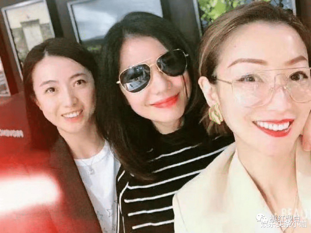 章泽天|连章泽天都被从合影里裁掉，名媛圈有多难混？