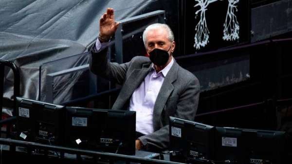 詹姆斯·哈登|放弃哈登,再见4500万!仅打4场就赛季报销!你们全都被他骗了