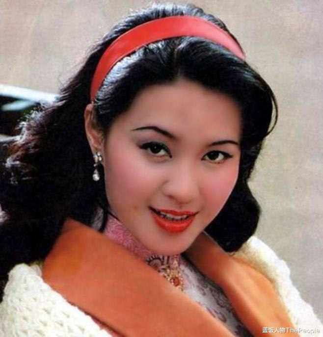 方舒|方舒敢爱敢恨：不顾反对二婚闪嫁小10岁屠洪刚，今单身19年仍洒脱