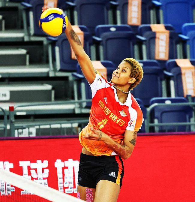 江苏女排|江苏女排0-3天津 瓦尔加斯24扣18中李盈莹17分 龚翔宇22扣11中