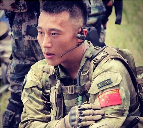 小陈有说 在《斛珠夫人》演杨幂哥哥，戏外却比她小三岁，还和吴京演过战狼