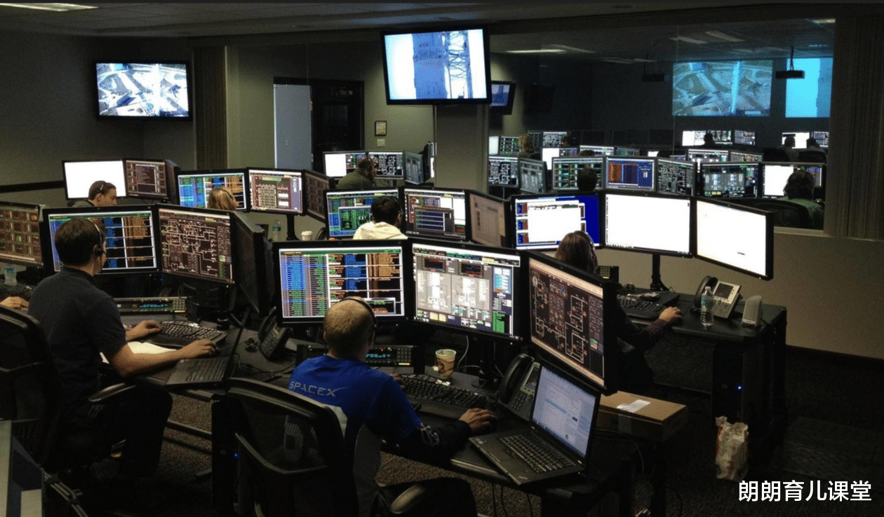 朗朗育儿课堂|年薪80万的研究生被亲戚“嫌弃”：工资高有啥用，不如当老师体面