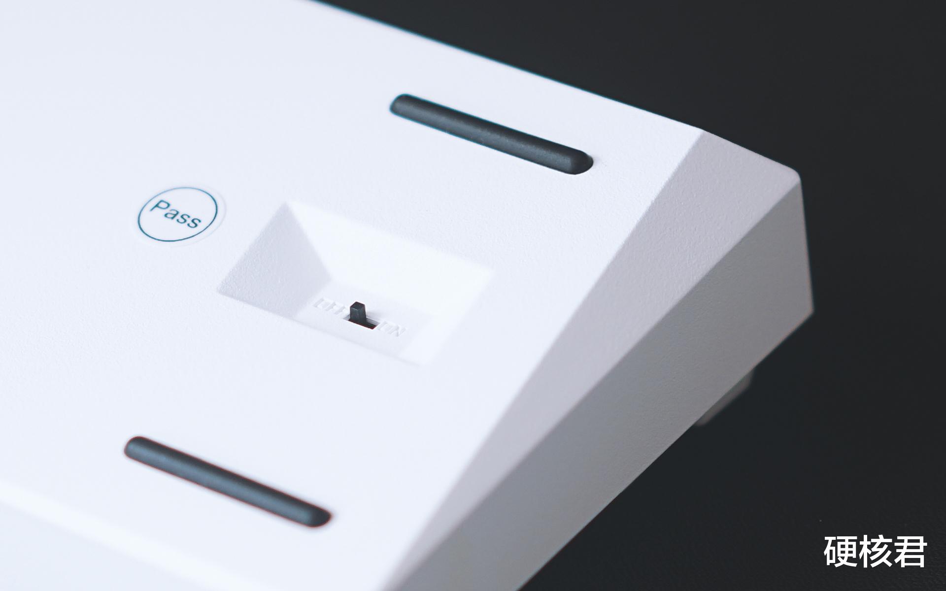 特斯拉|Anne Pro 2机械键盘测评：高度可定制的 60%机械键盘