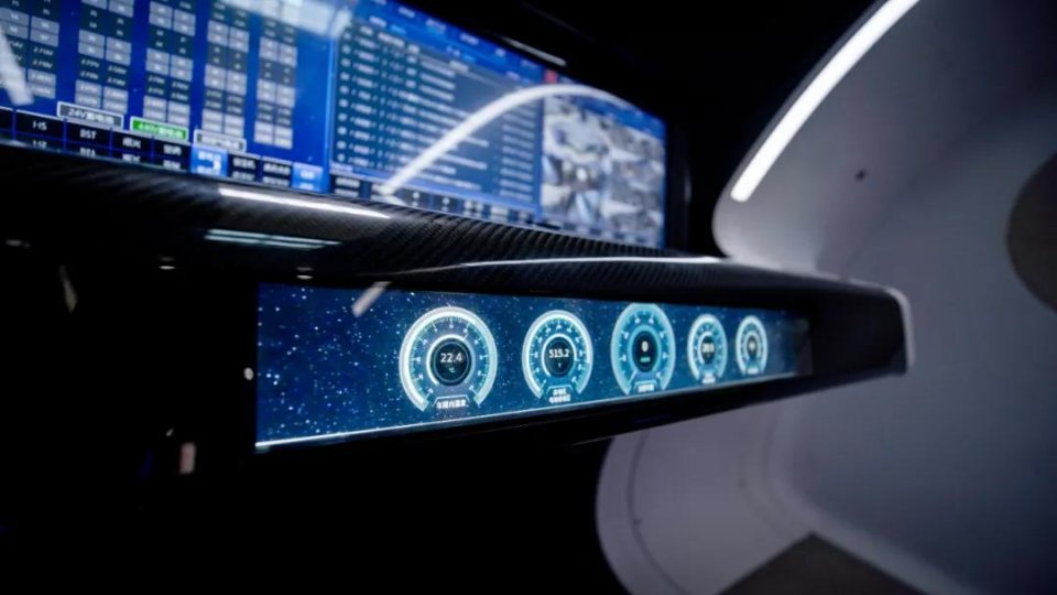 育儿馨说|全球第一快火车诞生！时速六百公里令欧美震撼：中方完全碾压西方